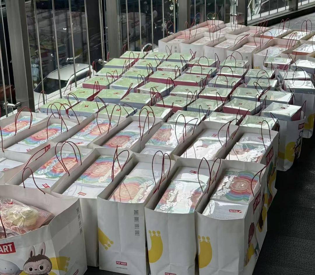 LABUBU二手市场“大跳水” 隐藏款价格腰斩 “黄牛”暂停